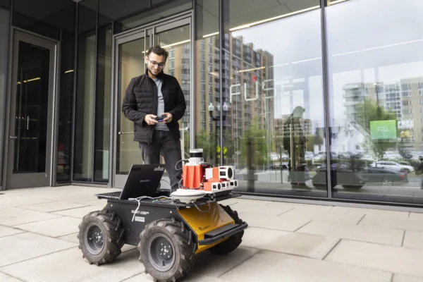 A student showcased robotic using AI-based technology