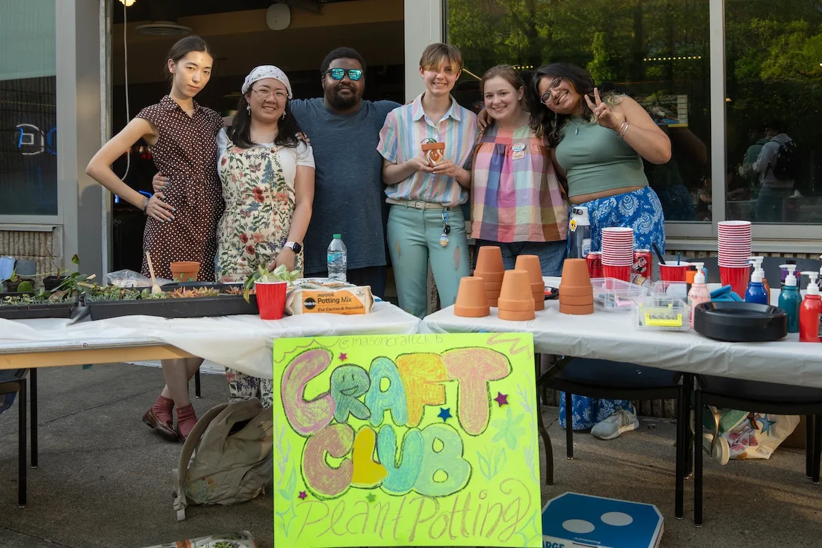 The Craft Club and the Student Centers co-hosted the Spring Fling event.