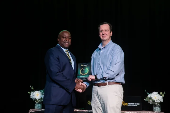Jonathan Elwell received the Sustainability Hero Award
