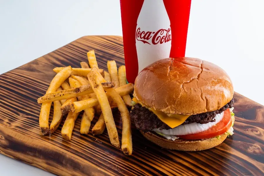 TrueBurger replaces the Steak N' Shake made its debut with American classic burgers and flairs, made with halal ingredients.