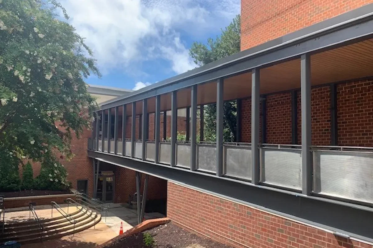The new pedestrian bridge between the Mason Theater Building and Performing Arts Building